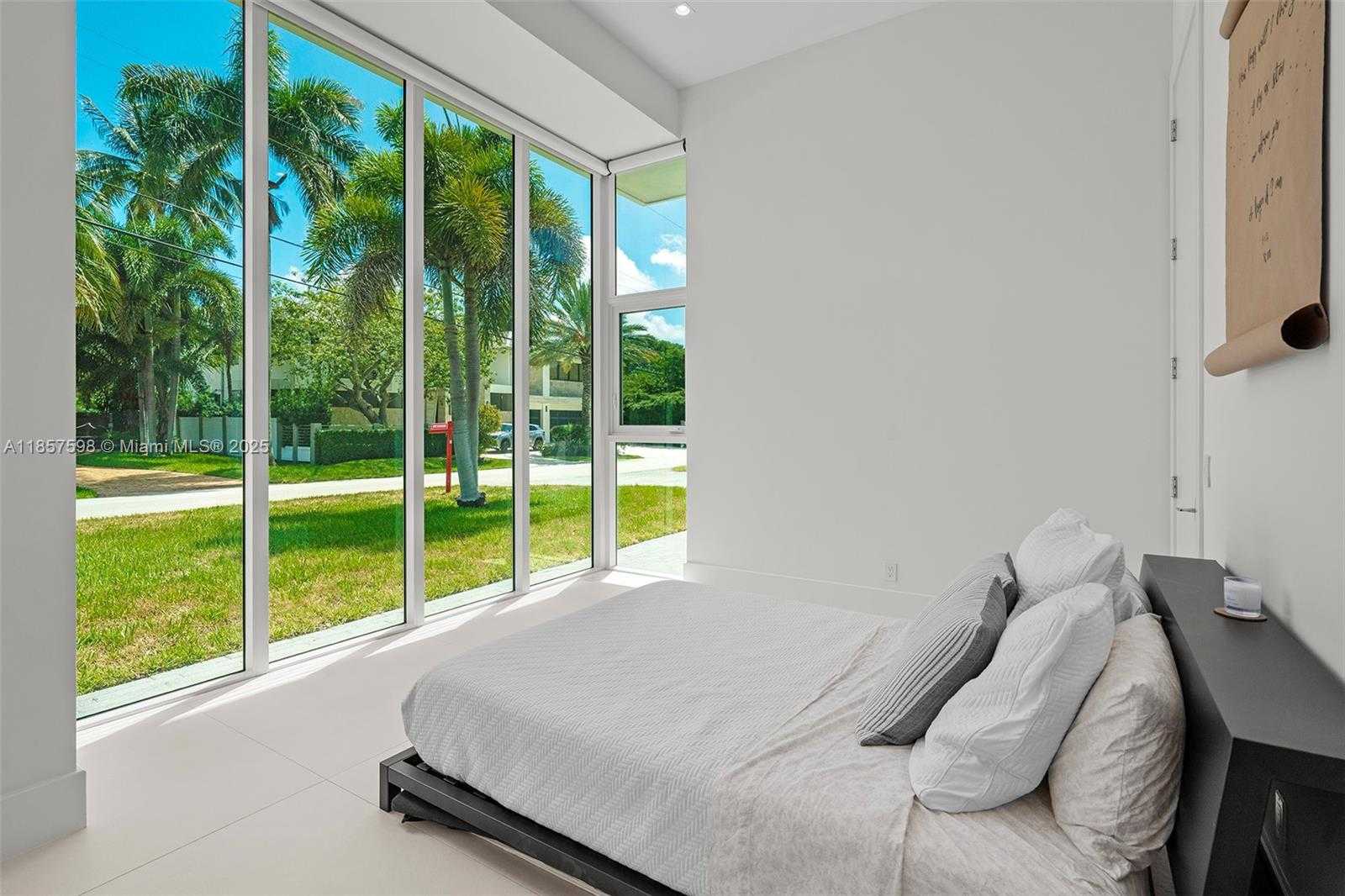 Small Image of 2815 NORTH EAST 26TH PL, Fort Lauderdale Number 27