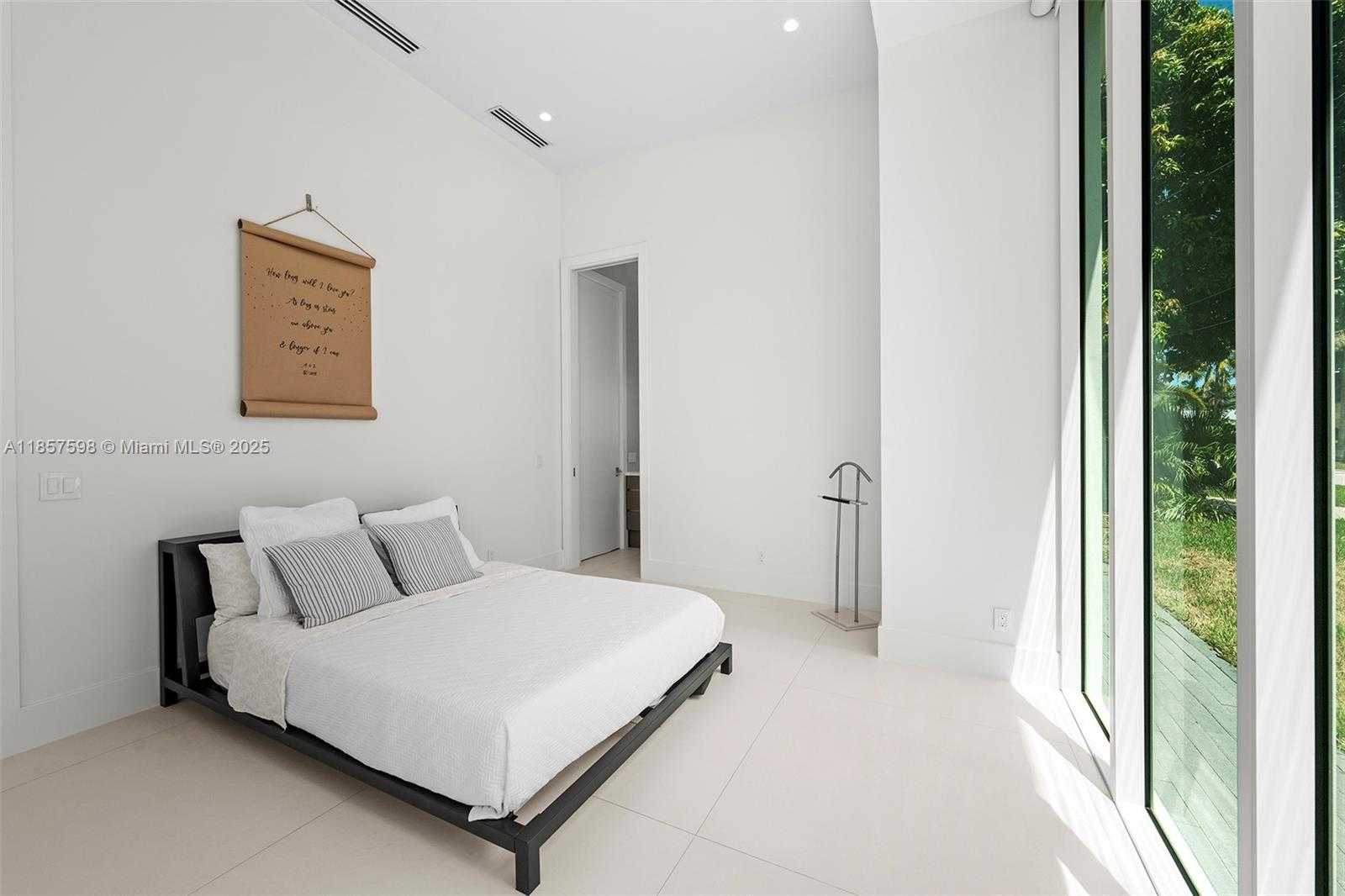 Small Image of 2815 NORTH EAST 26TH PL, Fort Lauderdale Number 28