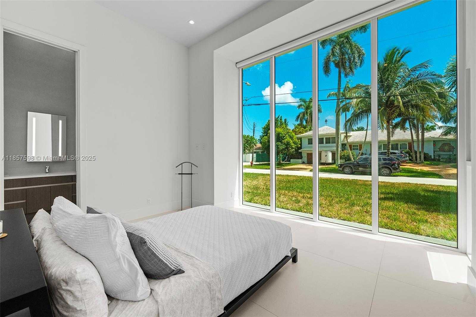 Small Image of 2815 NORTH EAST 26TH PL, Fort Lauderdale Number 29