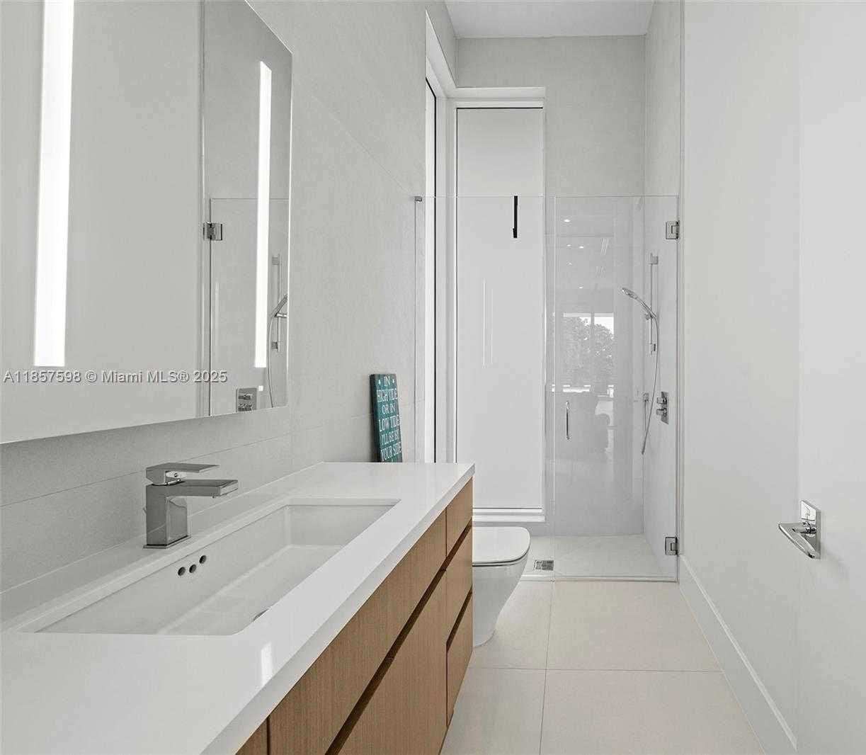 Small Image of 2815 NORTH EAST 26TH PL, Fort Lauderdale Number 31