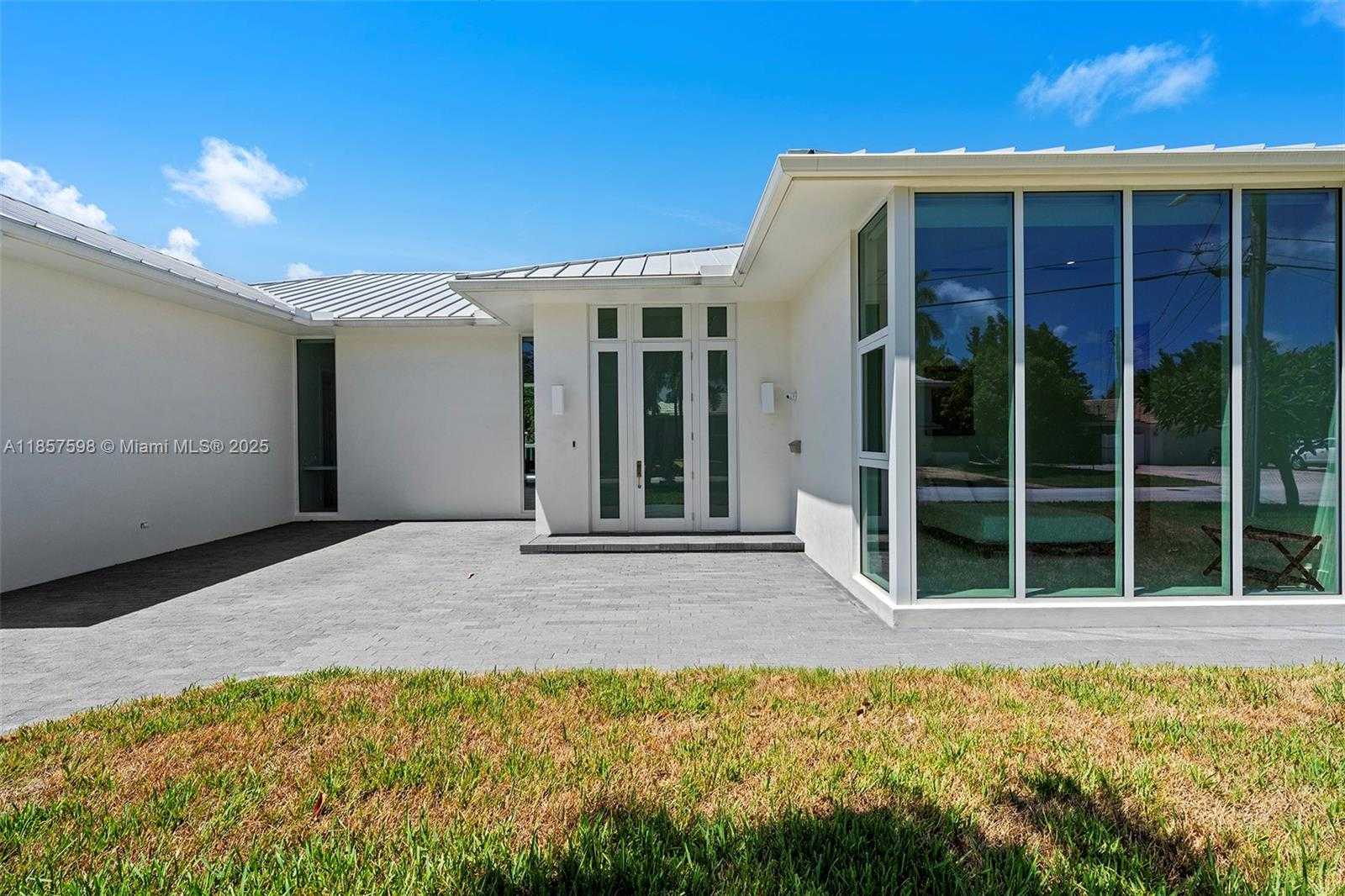 Small Image of 2815 NORTH EAST 26TH PL, Fort Lauderdale Number 5