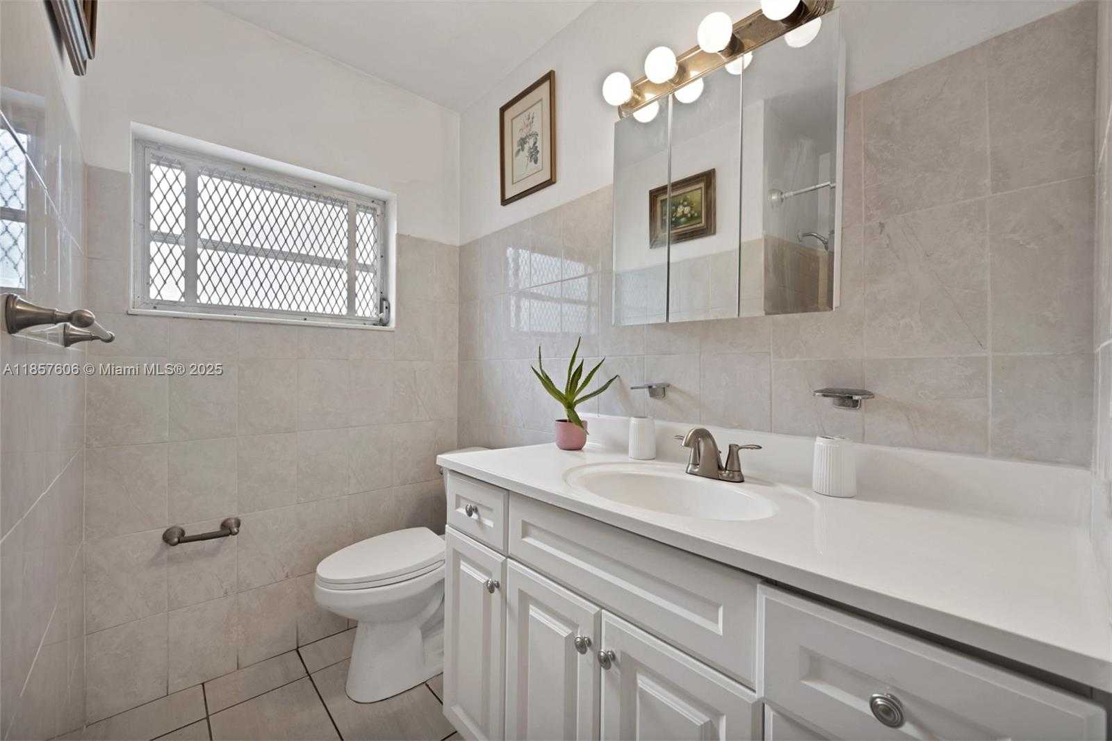 Small Image of 461 NORTH WEST 17TH PL, Fort Lauderdale Number 12