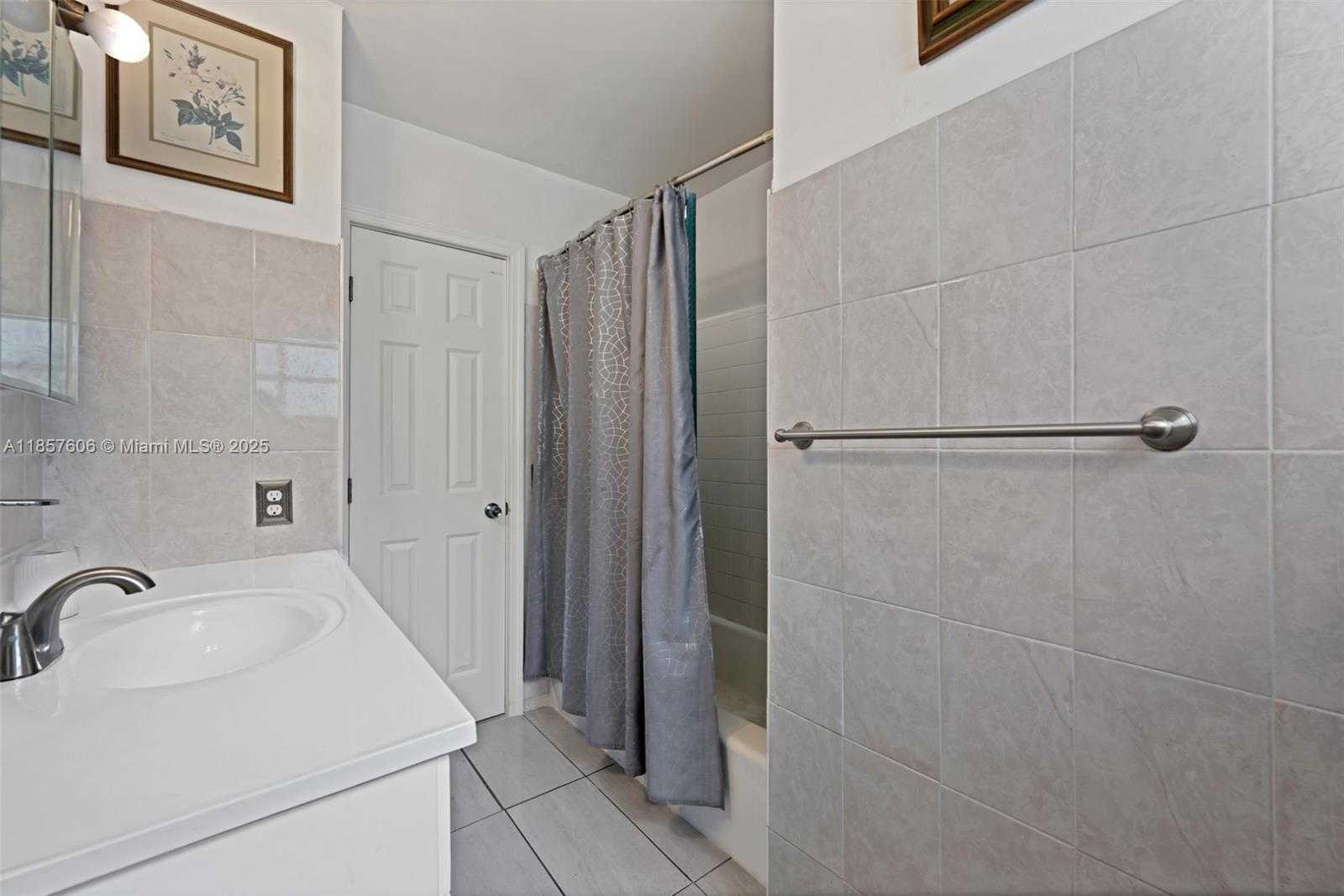 Small Image of 461 NORTH WEST 17TH PL, Fort Lauderdale Number 13