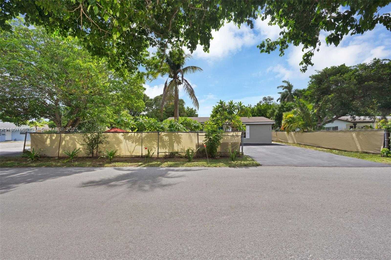 Small Image of 461 NORTH WEST 17TH PL, Fort Lauderdale Number 3
