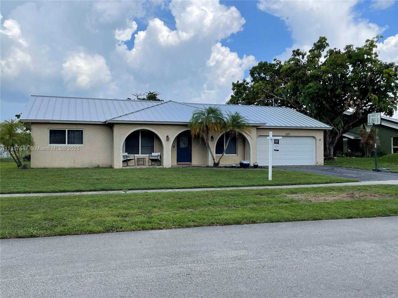 Small Image of 5217 SOUTH WEST 87TH AVE, Cooper City Number 2