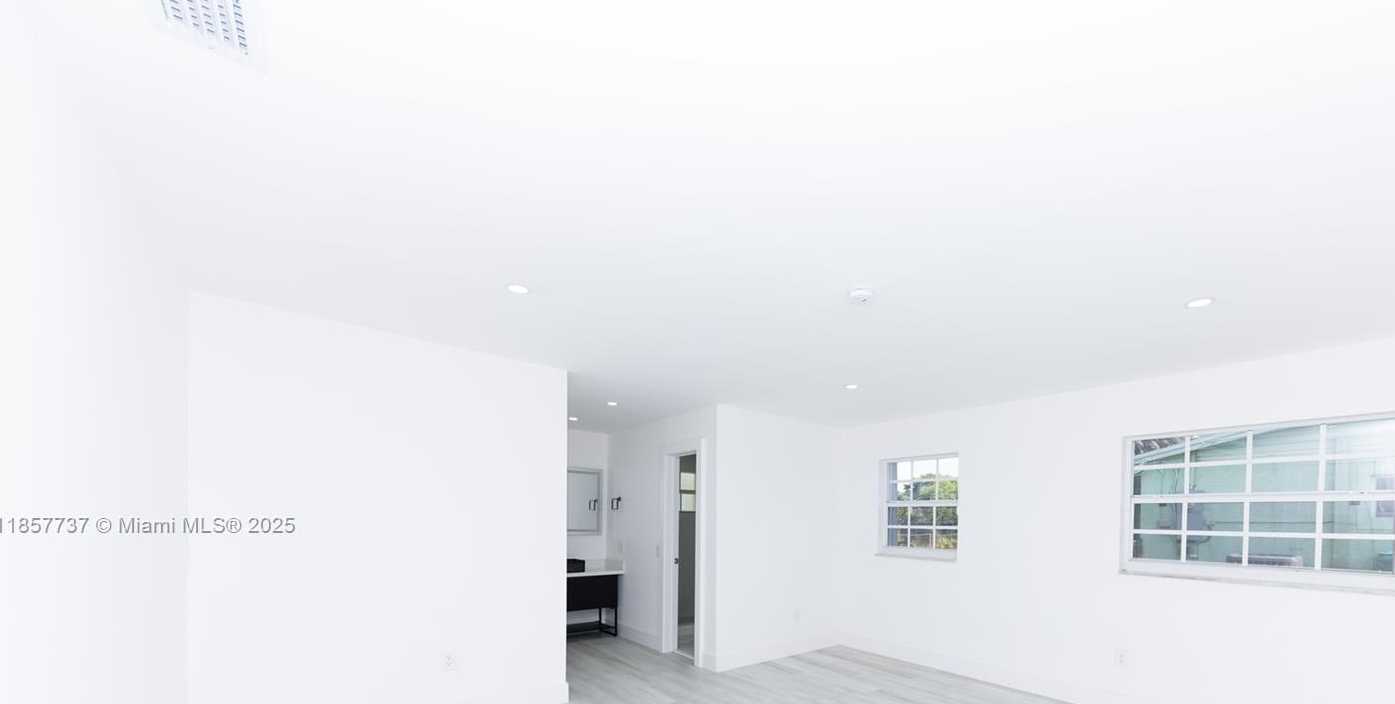 Small Image of 18611 NORTH WEST 28TH PL, Miami Gardens Number 12