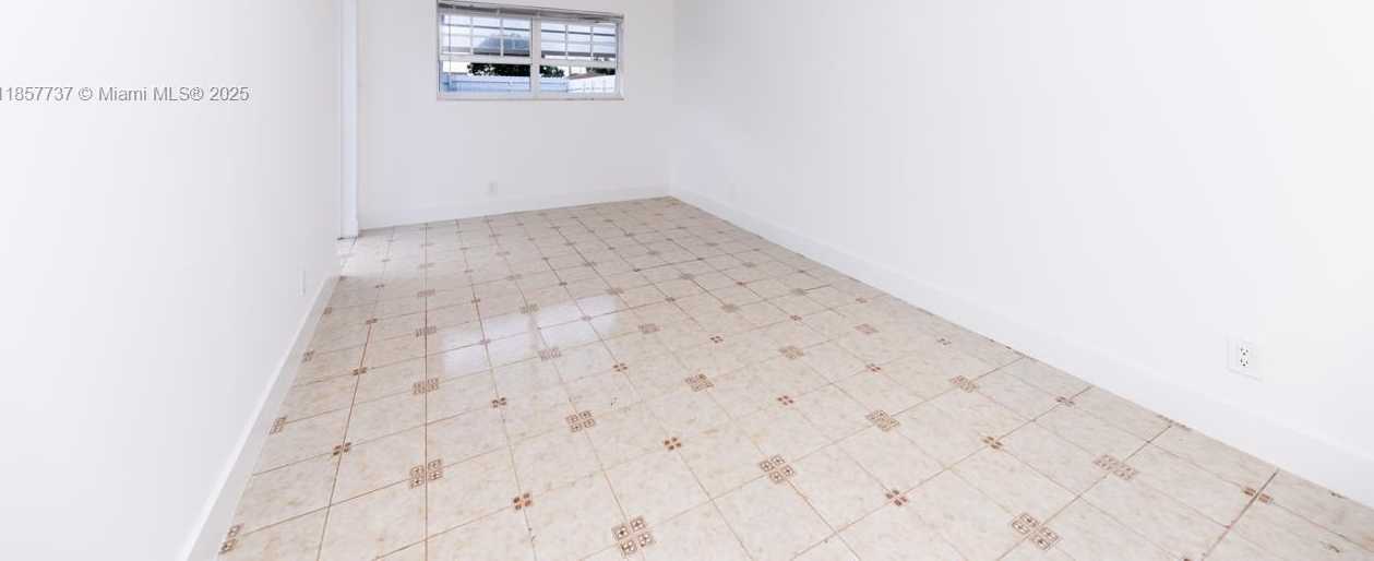 Small Image of 18611 NORTH WEST 28TH PL, Miami Gardens Number 24
