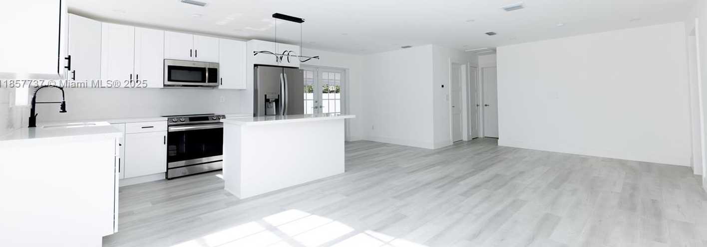 Small Image of 18611 NORTH WEST 28TH PL, Miami Gardens Number 5