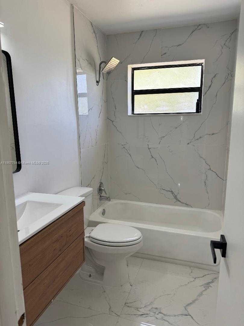 Small Image of 3840 NORTH EAST 12TH AVE, Pompano Beach Number 2