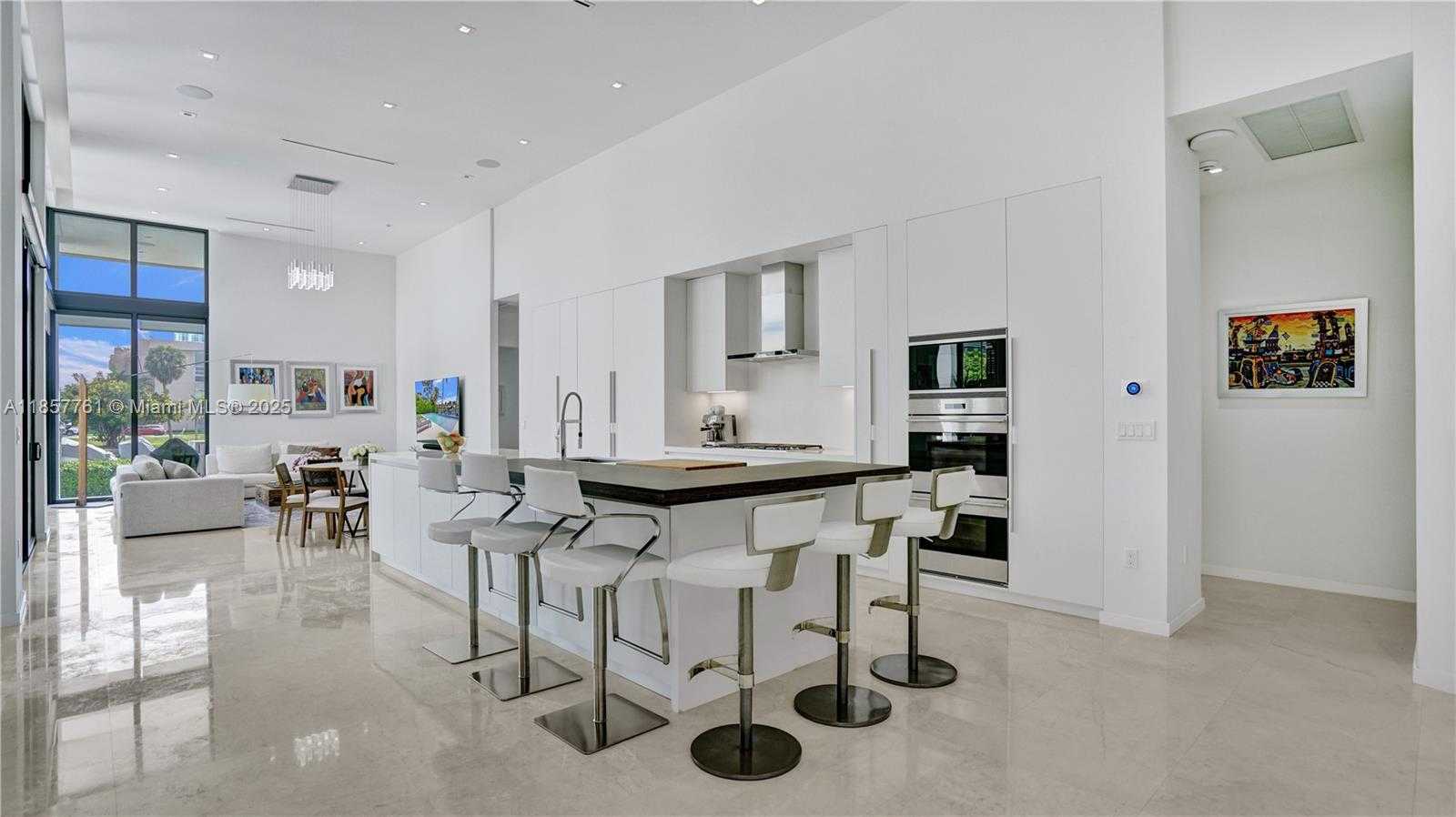 Small Image of 1651 DIPLOMAT PKWY, Hallandale Beach Number 10