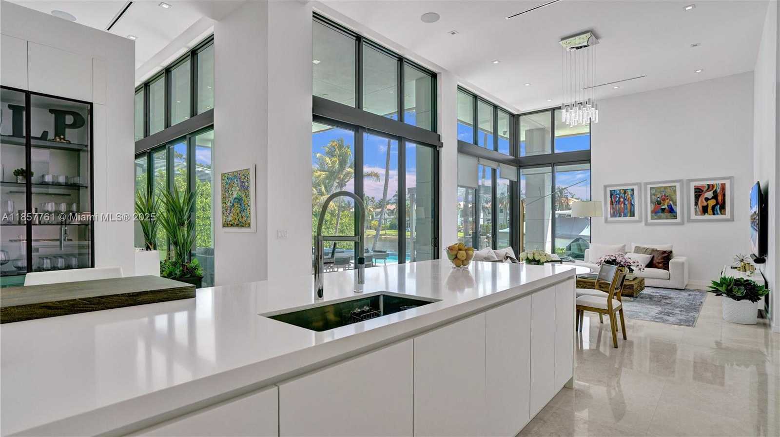Small Image of 1651 DIPLOMAT PKWY, Hallandale Beach Number 11
