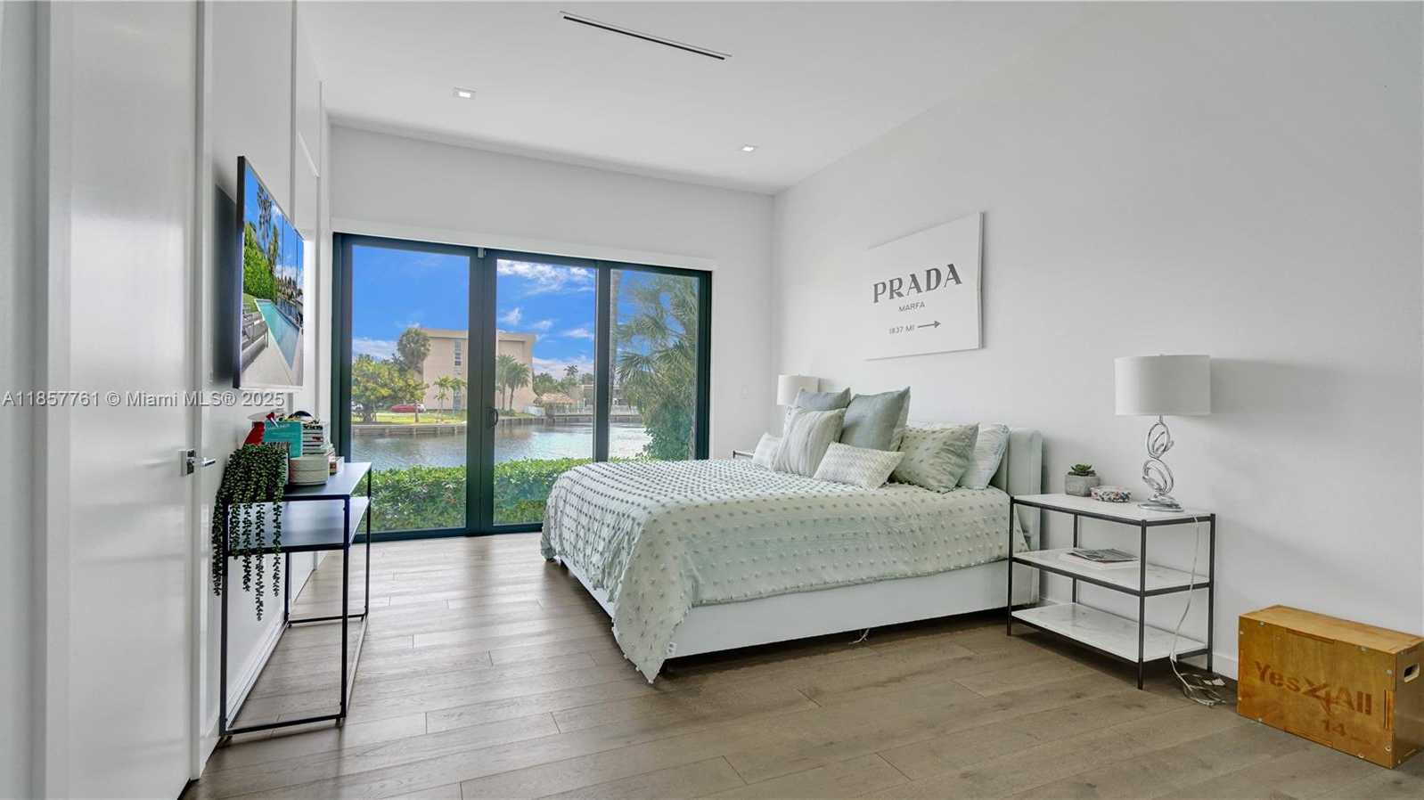 Small Image of 1651 DIPLOMAT PKWY, Hallandale Beach Number 17