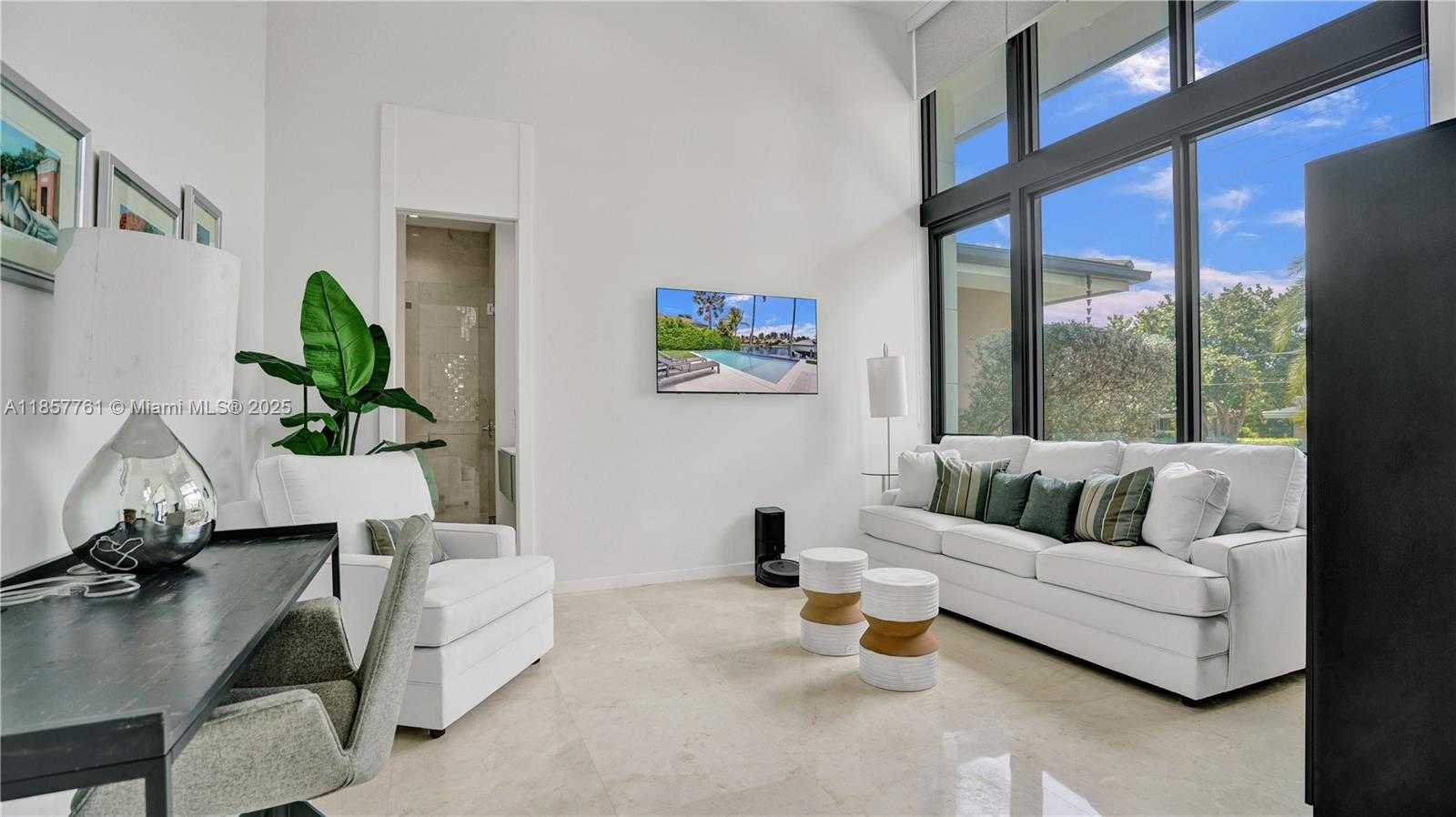 Small Image of 1651 DIPLOMAT PKWY, Hallandale Beach Number 18