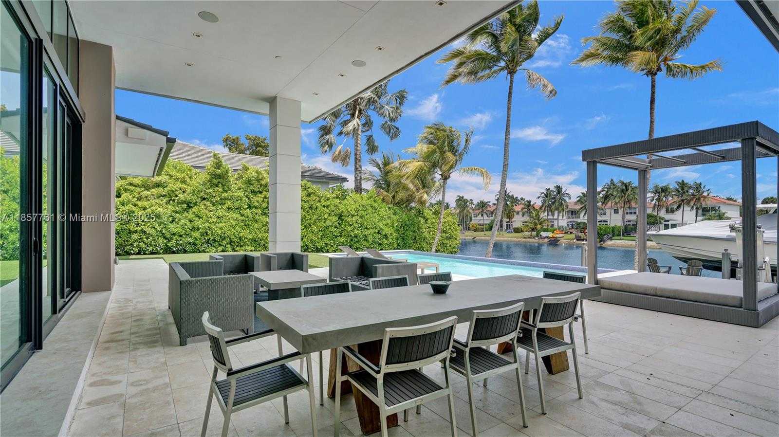 Small Image of 1651 DIPLOMAT PKWY, Hallandale Beach Number 21