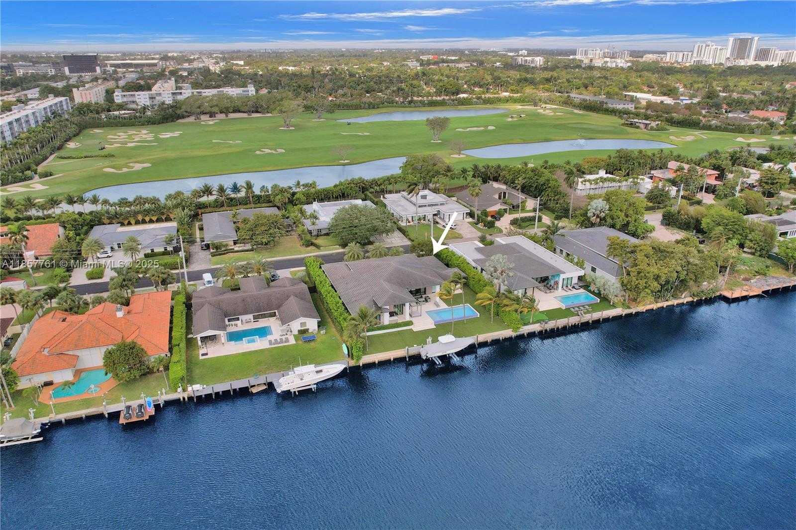 Small Image of 1651 DIPLOMAT PKWY, Hallandale Beach Number 29