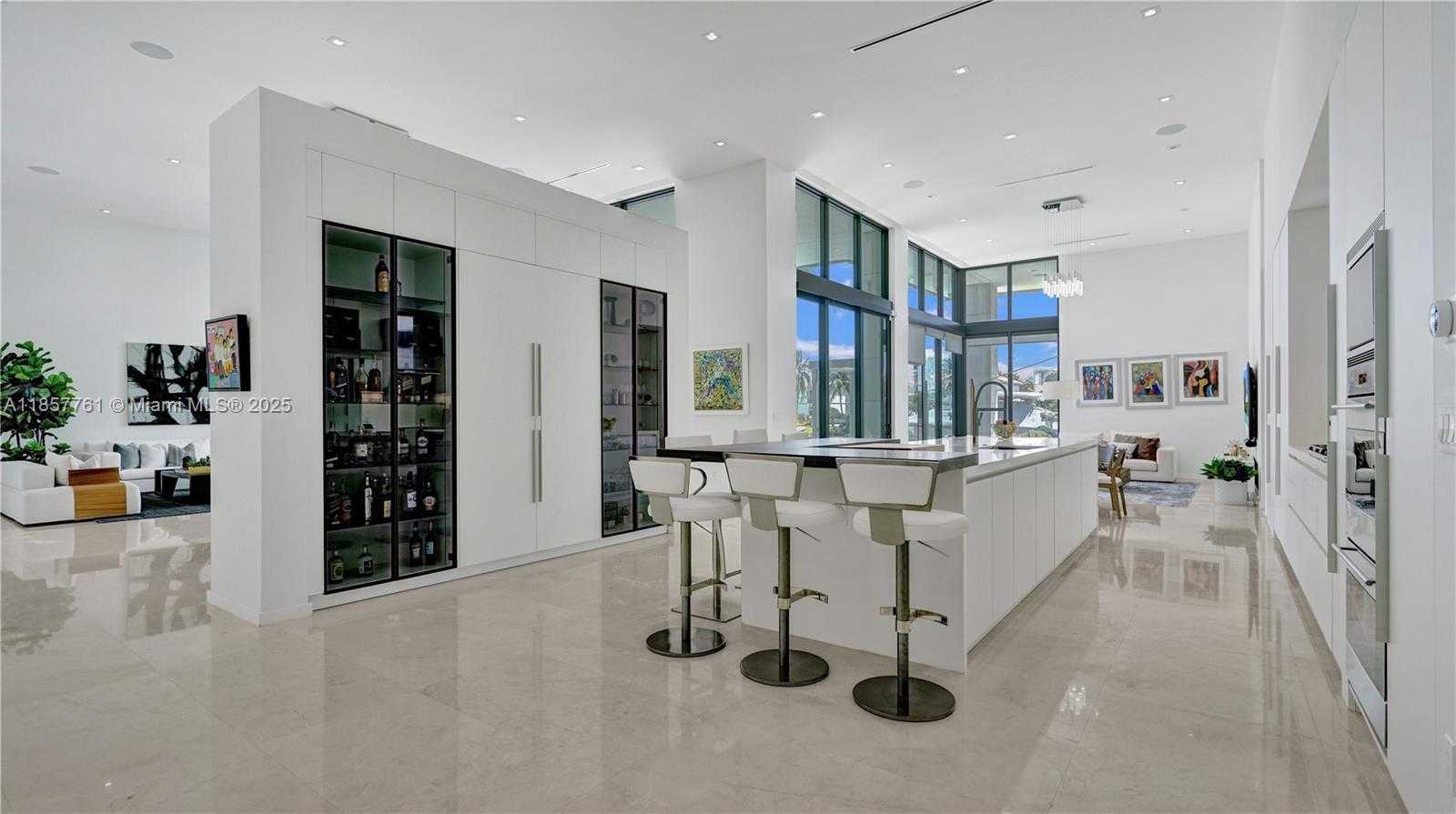 Small Image of 1651 DIPLOMAT PKWY, Hallandale Beach Number 9