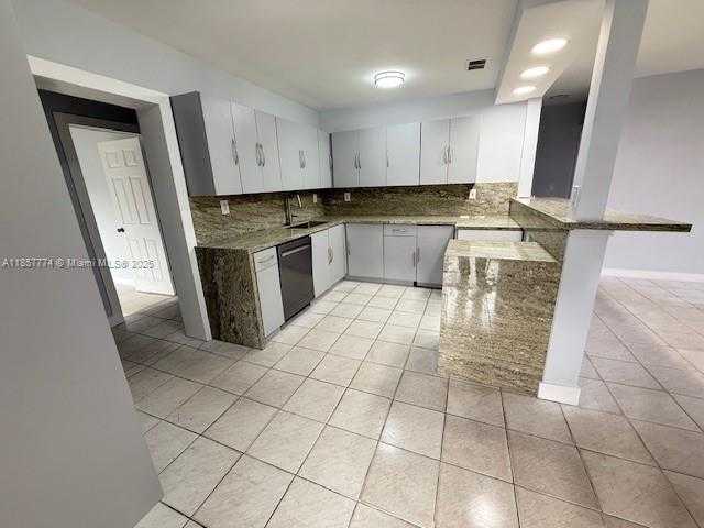 Small Image of 1413 NORTH WEST 11TH ST, Fort Lauderdale Number 4