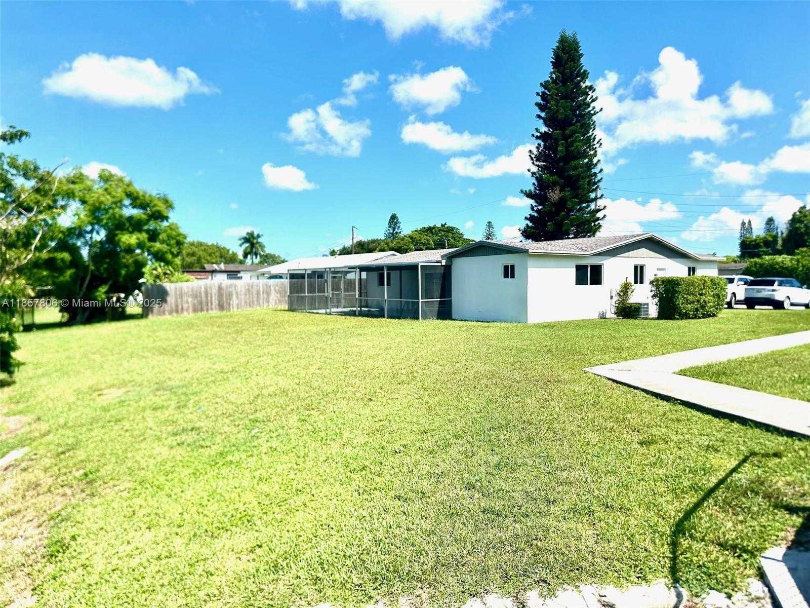 Small Image of 6285 NORTH WEST 23RD ST, Margate Number 27