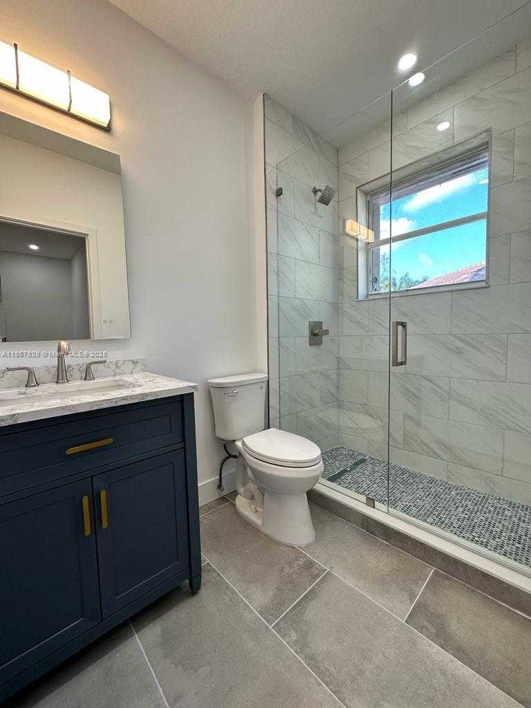 Small Image of 1887 HARBOR VIEW CIR, Weston Number 17