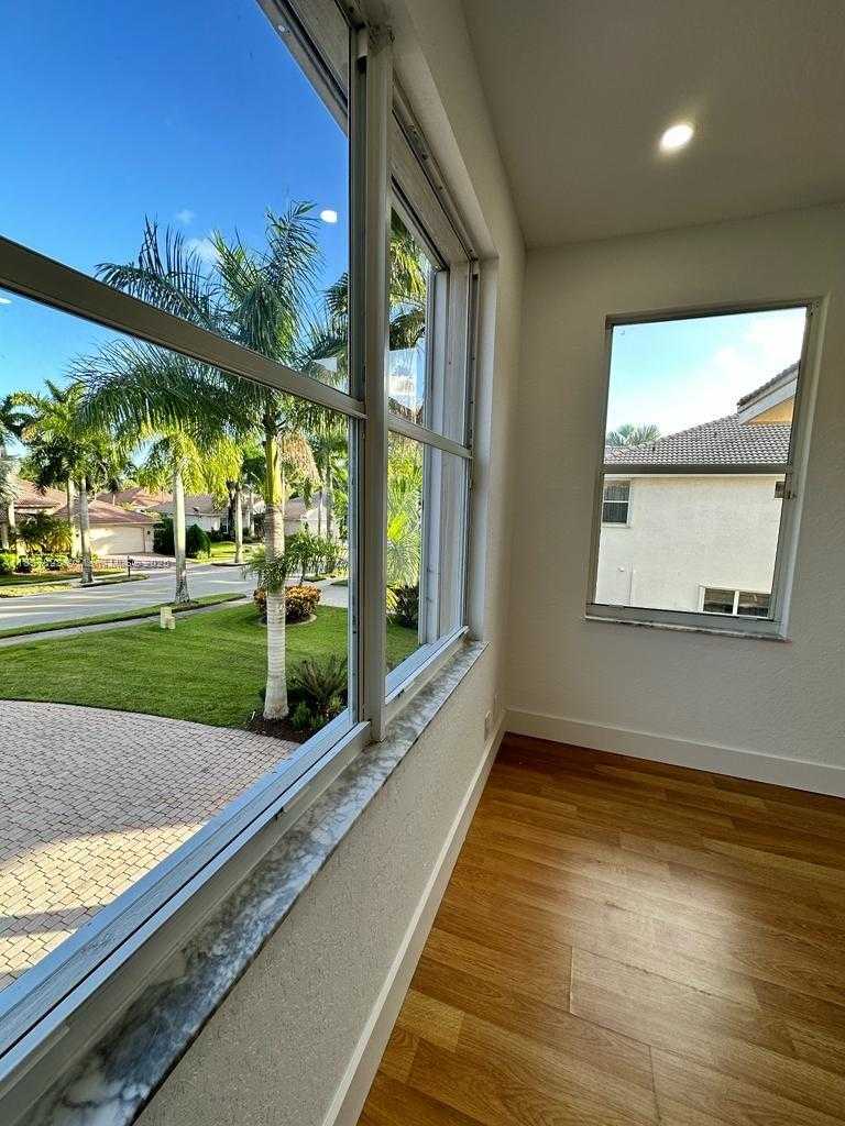 Small Image of 1887 HARBOR VIEW CIR, Weston Number 24