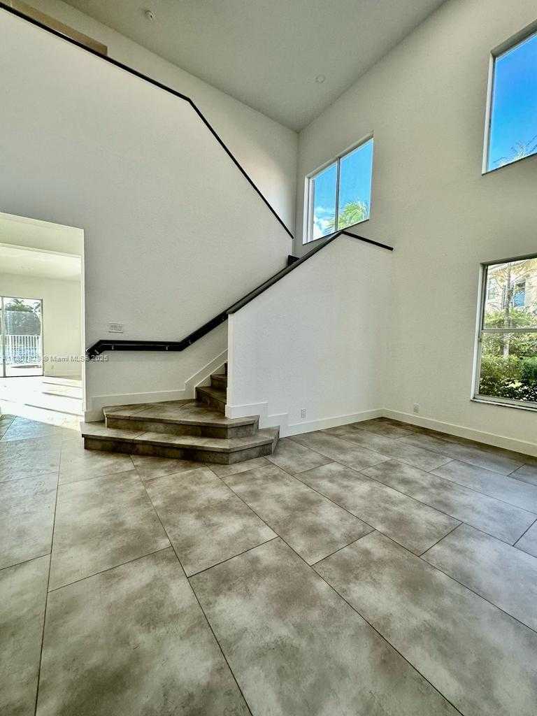 Small Image of 1887 HARBOR VIEW CIR, Weston Number 36