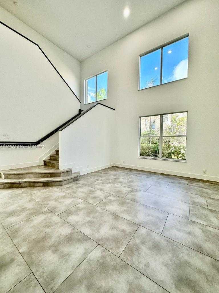 Small Image of 1887 HARBOR VIEW CIR, Weston Number 39
