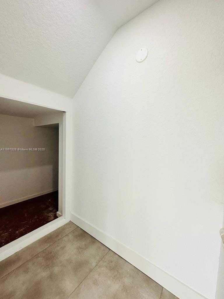 Small Image of 1887 HARBOR VIEW CIR, Weston Number 52