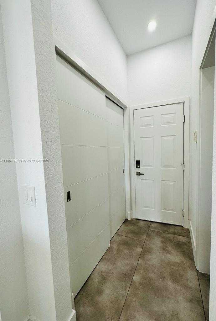 Small Image of 1887 HARBOR VIEW CIR, Weston Number 53