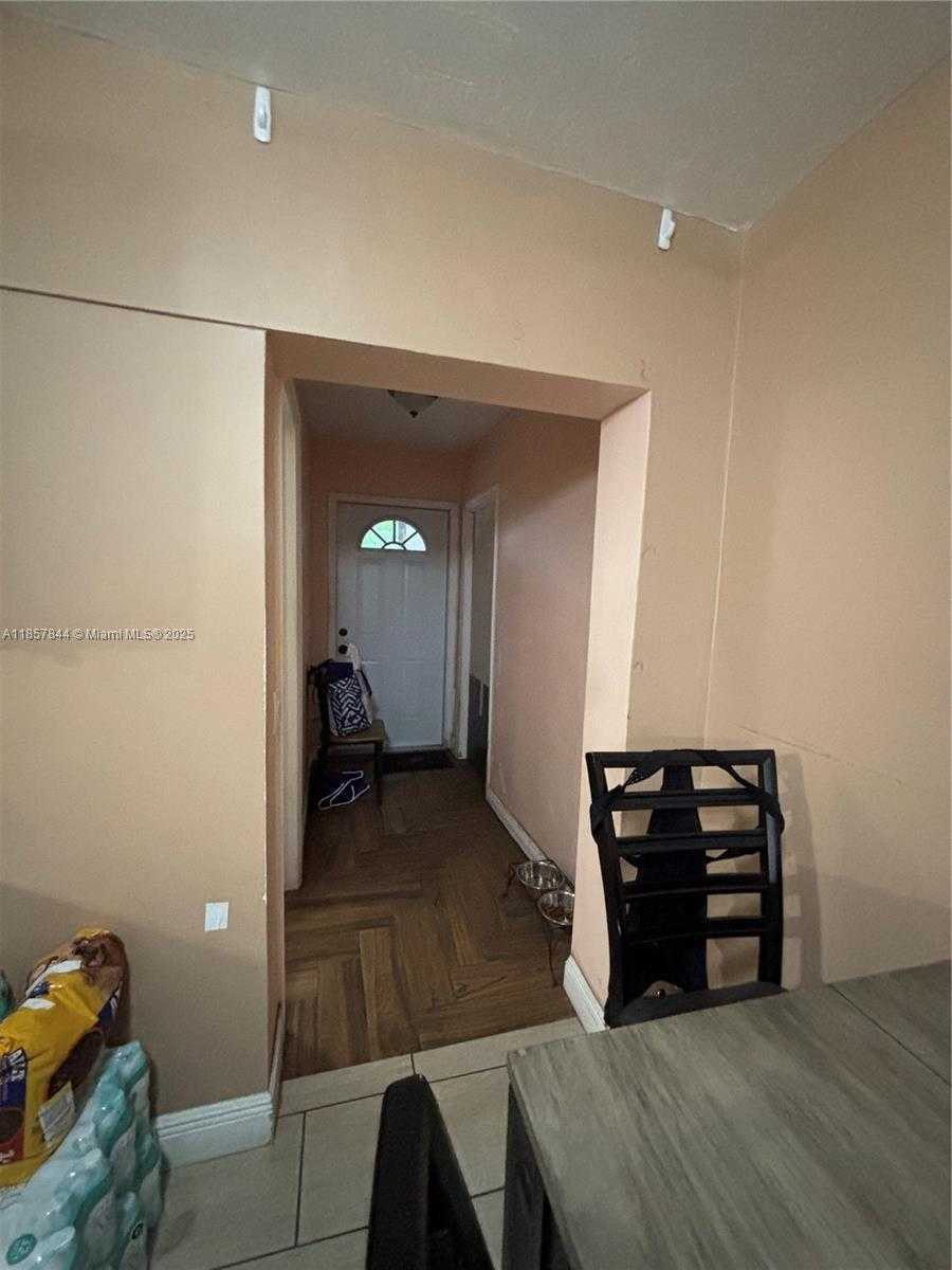 Imagen de Pequeño Objeto