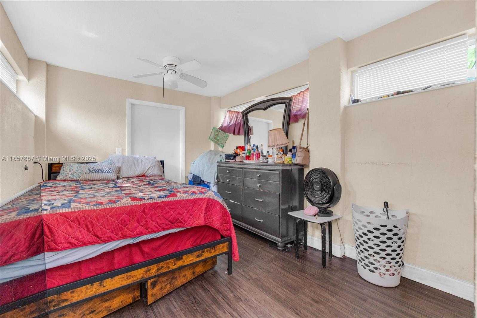 Small Image of 1675 NORTH EAST 160TH ST, North Miami Beach Number 11