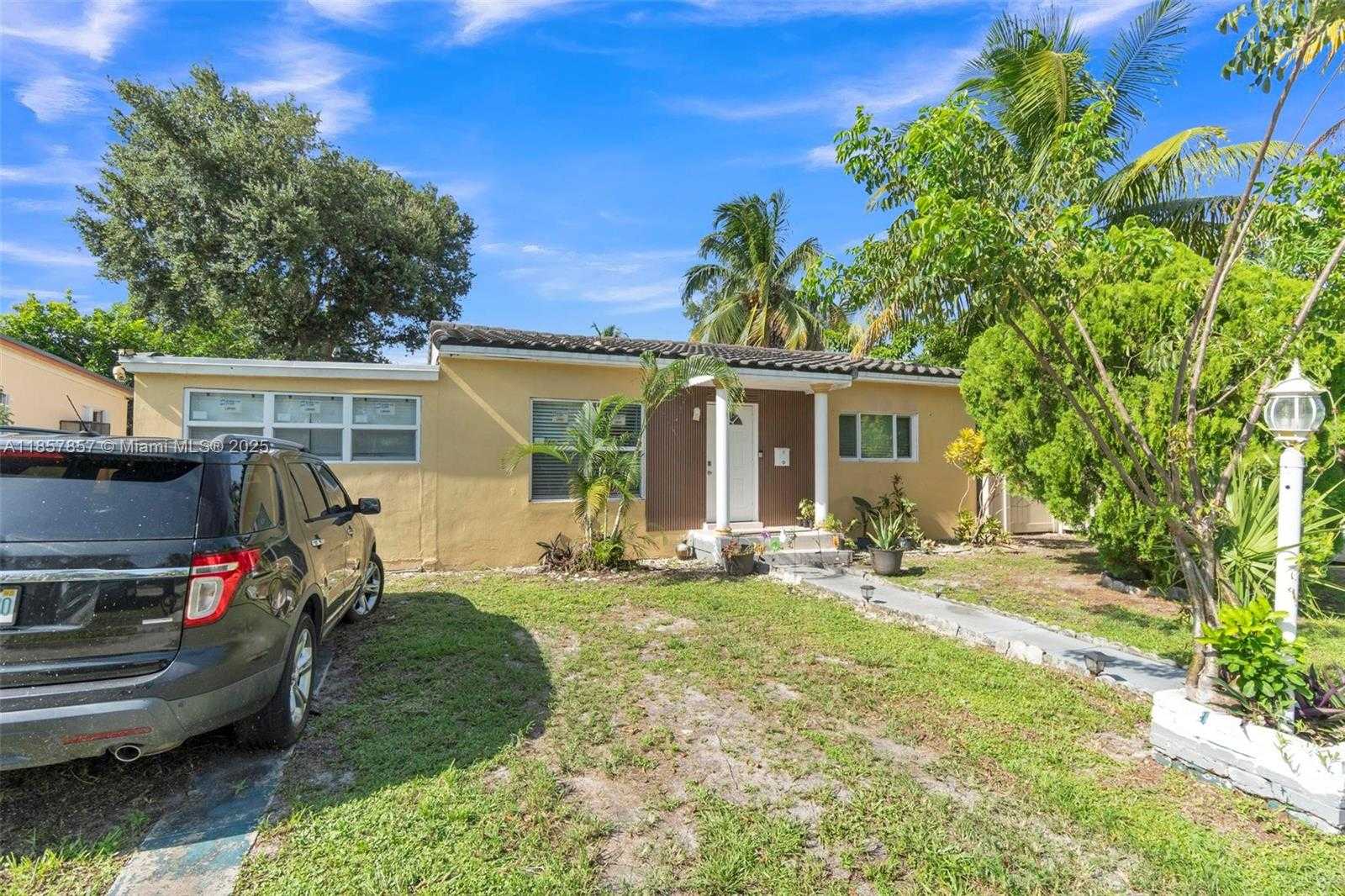 Small Image of 1675 NORTH EAST 160TH ST, North Miami Beach Number 23
