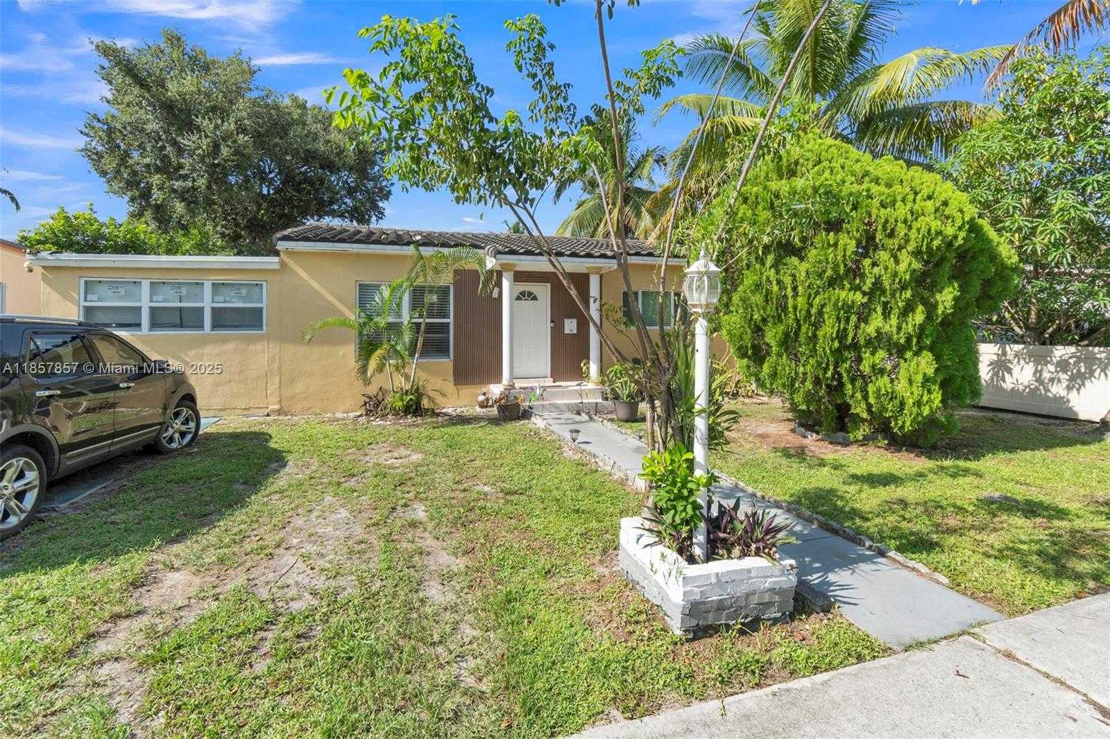 Small Image of 1675 NORTH EAST 160TH ST, North Miami Beach Number 27