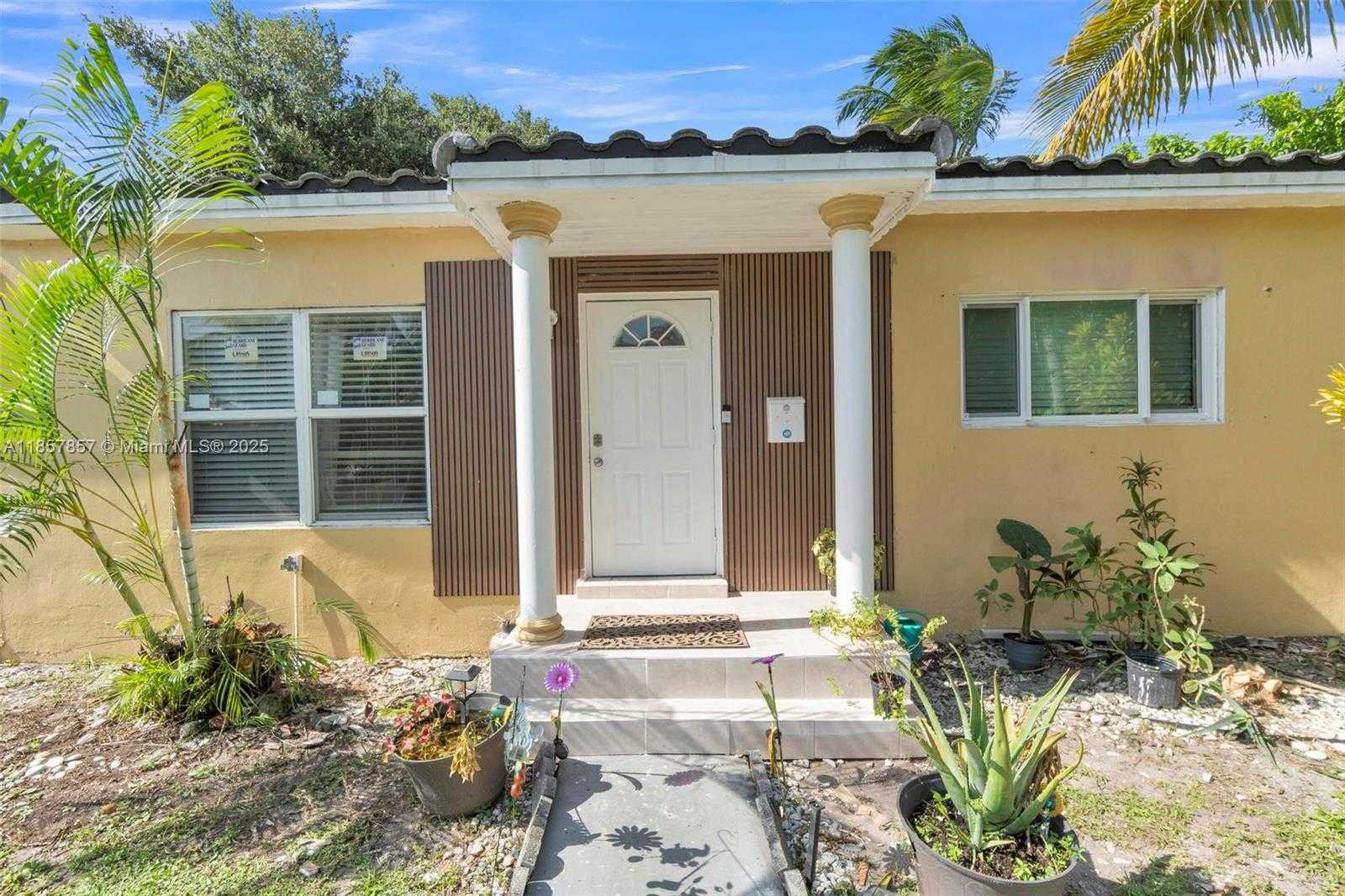 Small Image of 1675 NORTH EAST 160TH ST, North Miami Beach Number 31