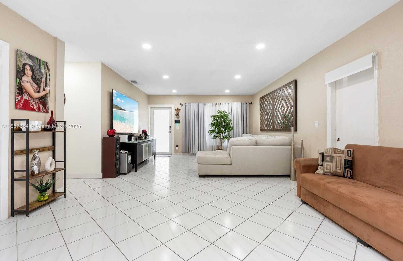 Small Image of 6285 WEST 6TH AVE, Hialeah Number 12
