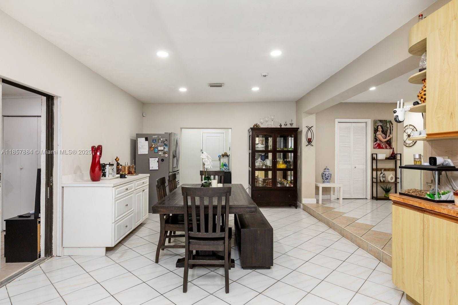 Small Image of 6285 WEST 6TH AVE, Hialeah Number 15