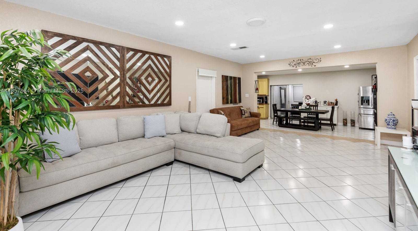 Small Image of 6285 WEST 6TH AVE, Hialeah Number 8