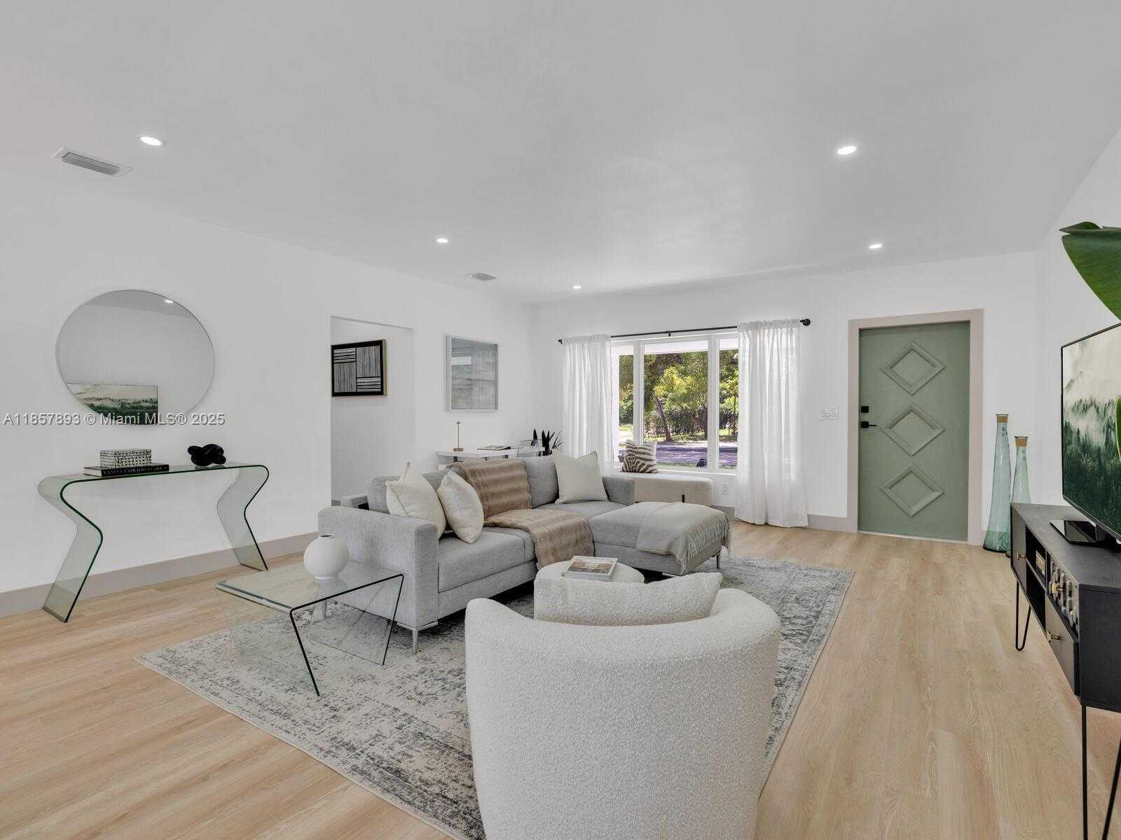 Small Image of 1371 NORTH EAST 115TH ST, Miami Number 12