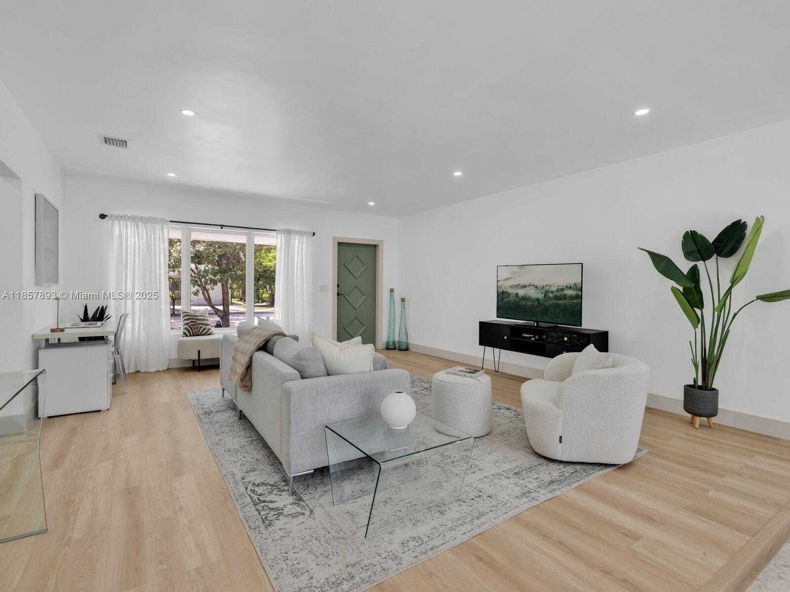 Small Image of 1371 NORTH EAST 115TH ST, Miami Number 13