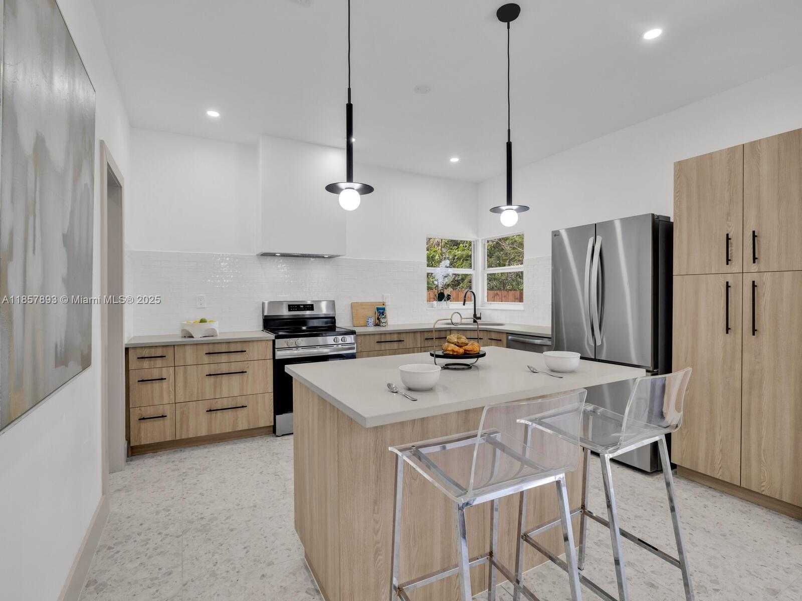 Small Image of 1371 NORTH EAST 115TH ST, Miami Number 17