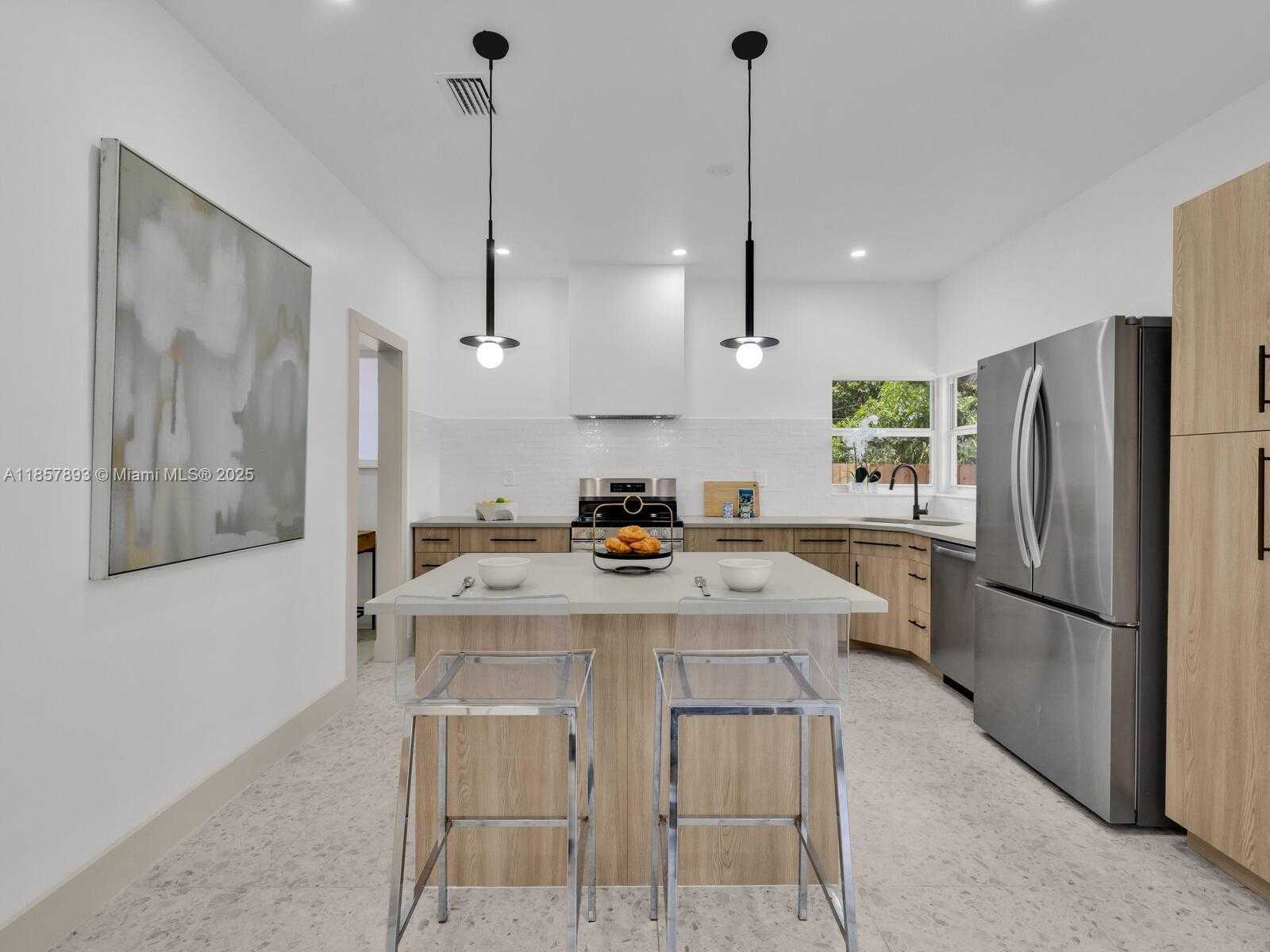 Small Image of 1371 NORTH EAST 115TH ST, Miami Number 18