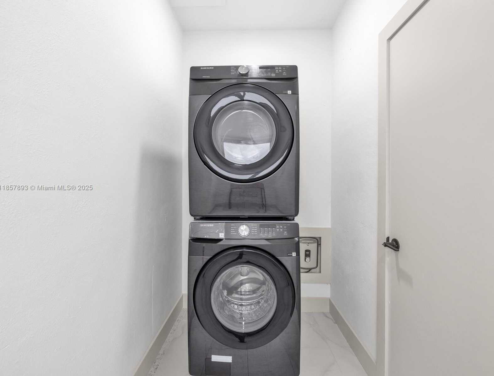 Small Image of 1371 NORTH EAST 115TH ST, Miami Number 22