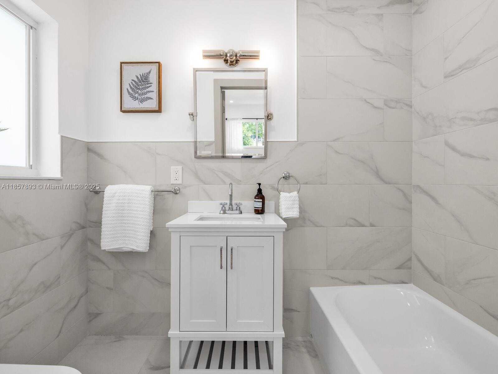 Small Image of 1371 NORTH EAST 115TH ST, Miami Number 27