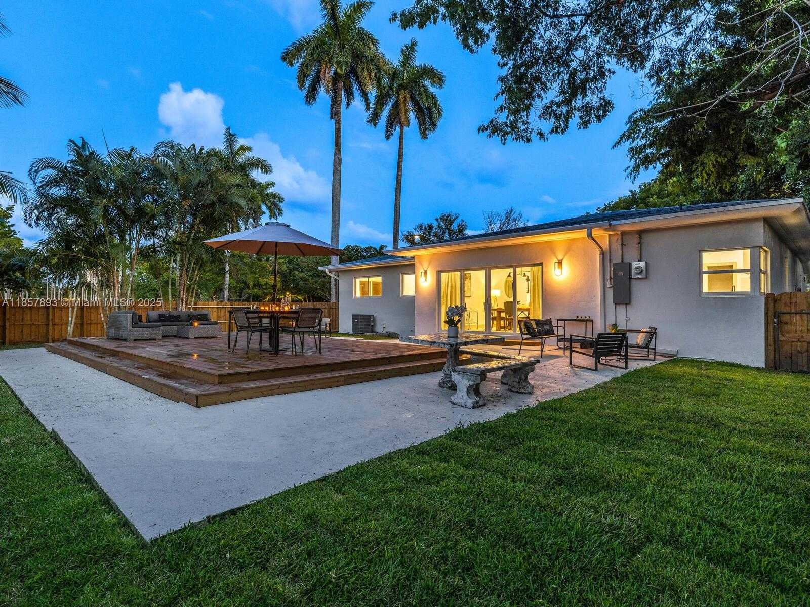 Small Image of 1371 NORTH EAST 115TH ST, Miami Number 3