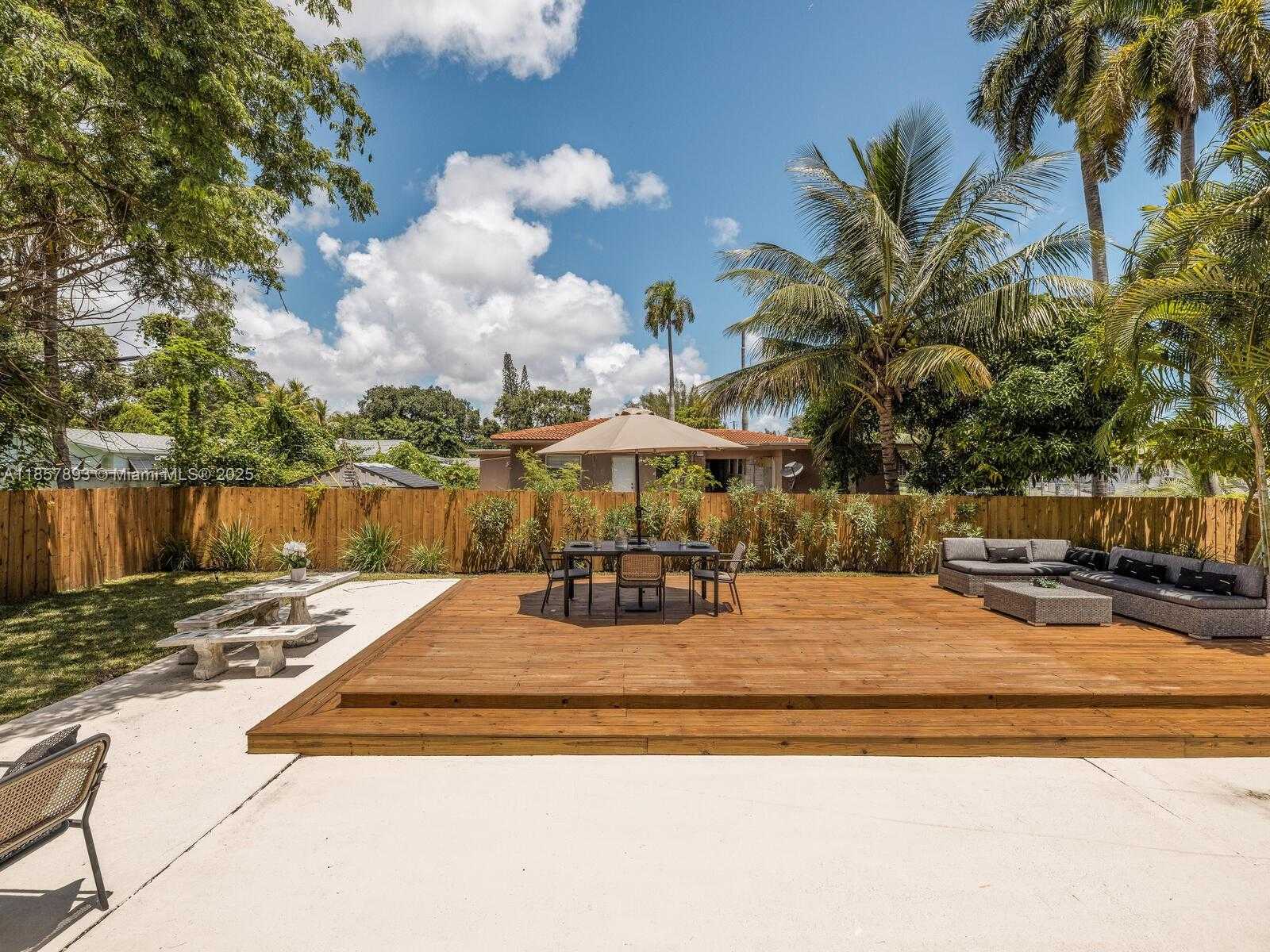 Small Image of 1371 NORTH EAST 115TH ST, Miami Number 37