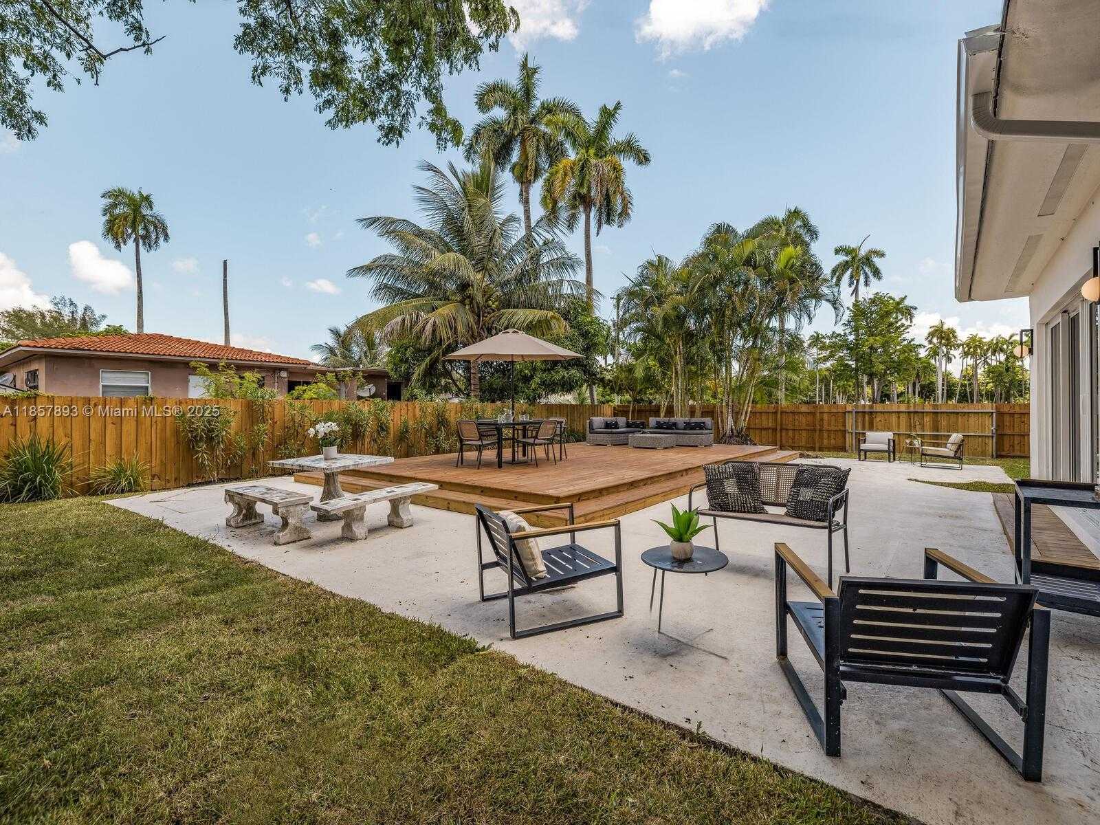 Small Image of 1371 NORTH EAST 115TH ST, Miami Number 38