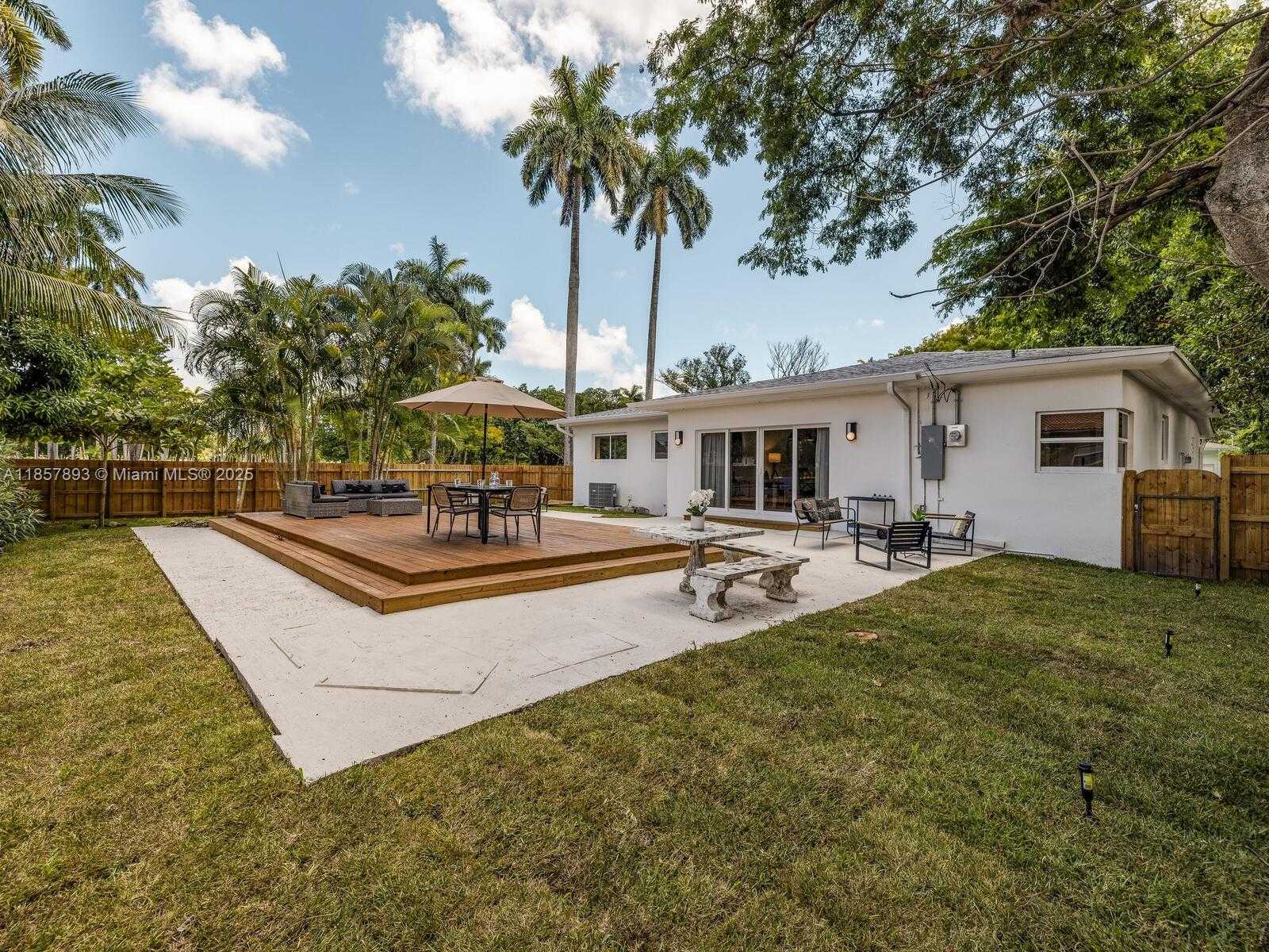 Small Image of 1371 NORTH EAST 115TH ST, Miami Number 39