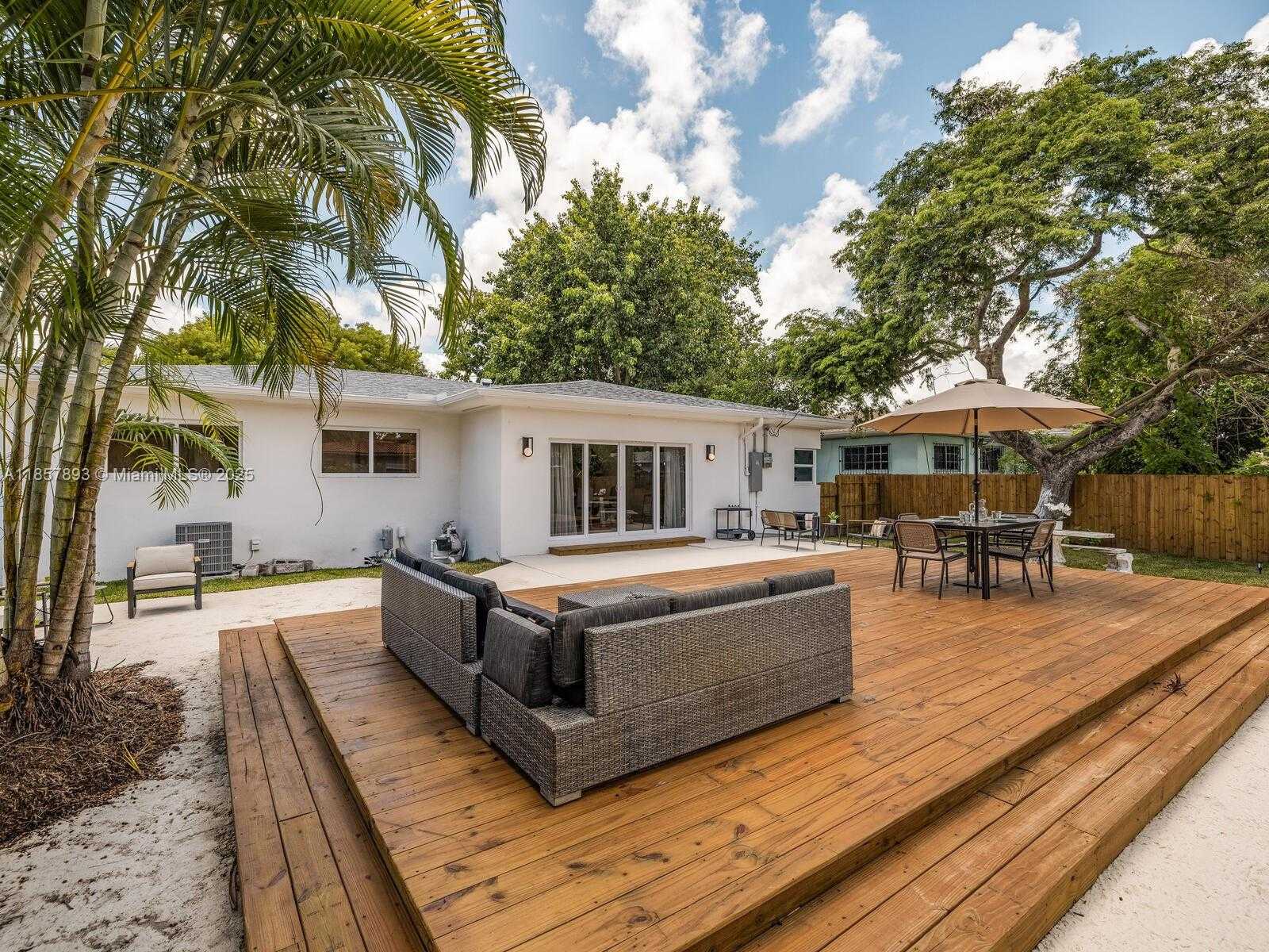 Small Image of 1371 NORTH EAST 115TH ST, Miami Number 41