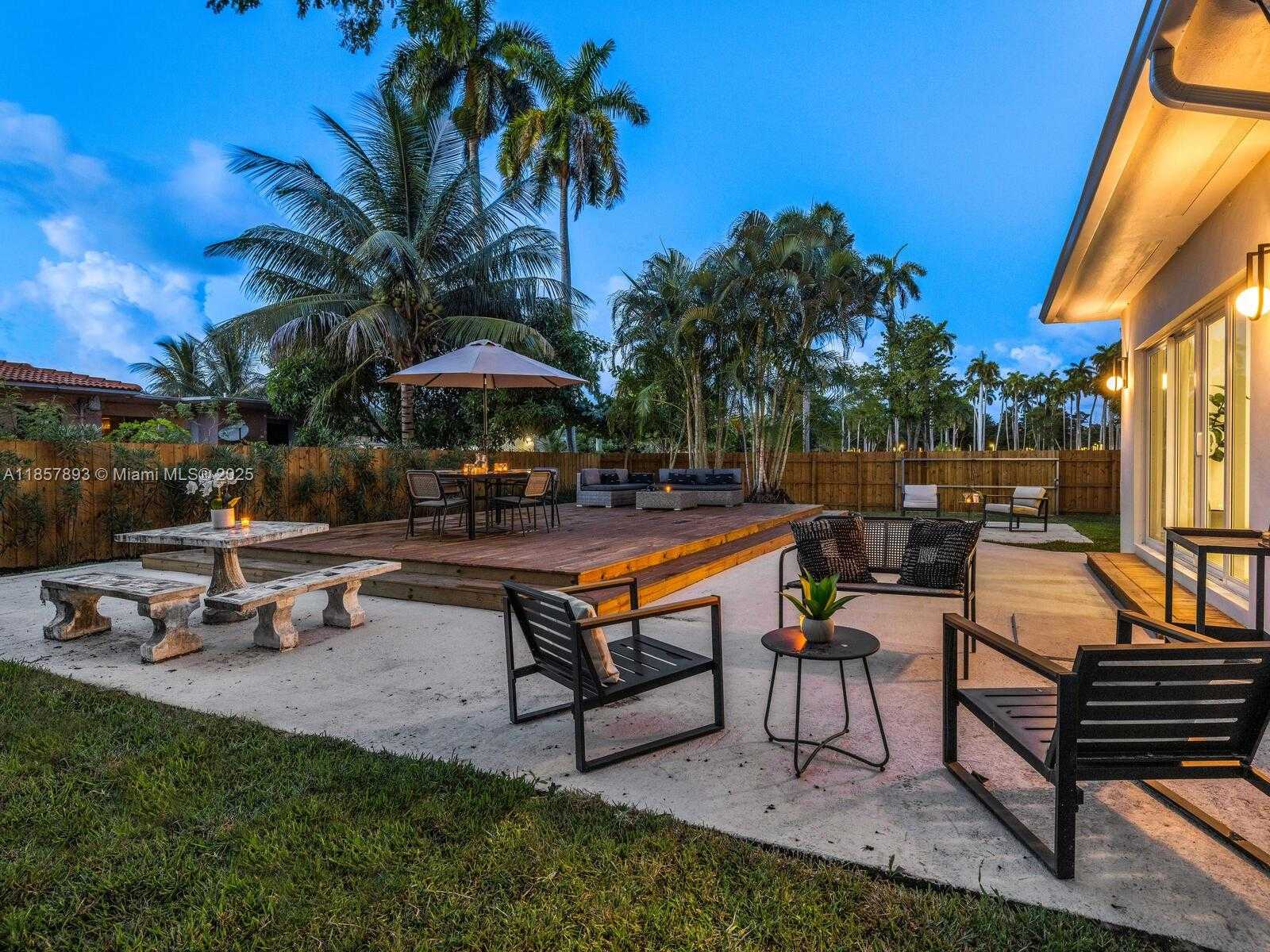 Small Image of 1371 NORTH EAST 115TH ST, Miami Number 42