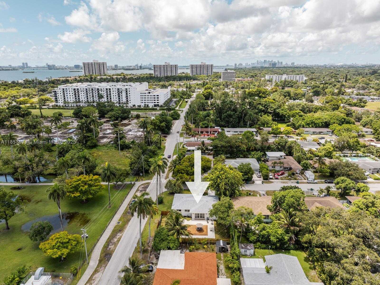 Small Image of 1371 NORTH EAST 115TH ST, Miami Number 49
