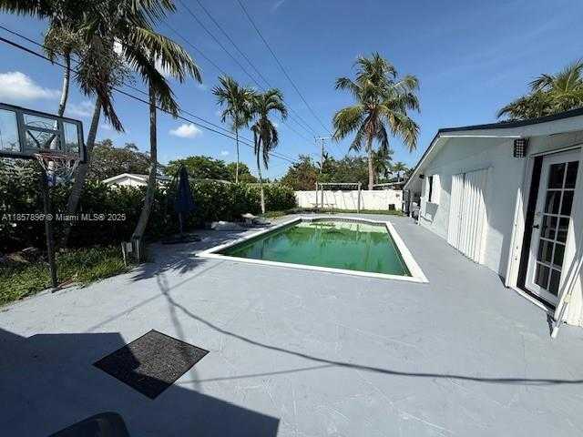 Small Image of 8950 SOUTH WEST 197TH ST, Cutler Bay Number 14